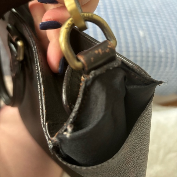 Burberry Tote with zipper closing short handles and shoulder strap - Picture 9 of 13